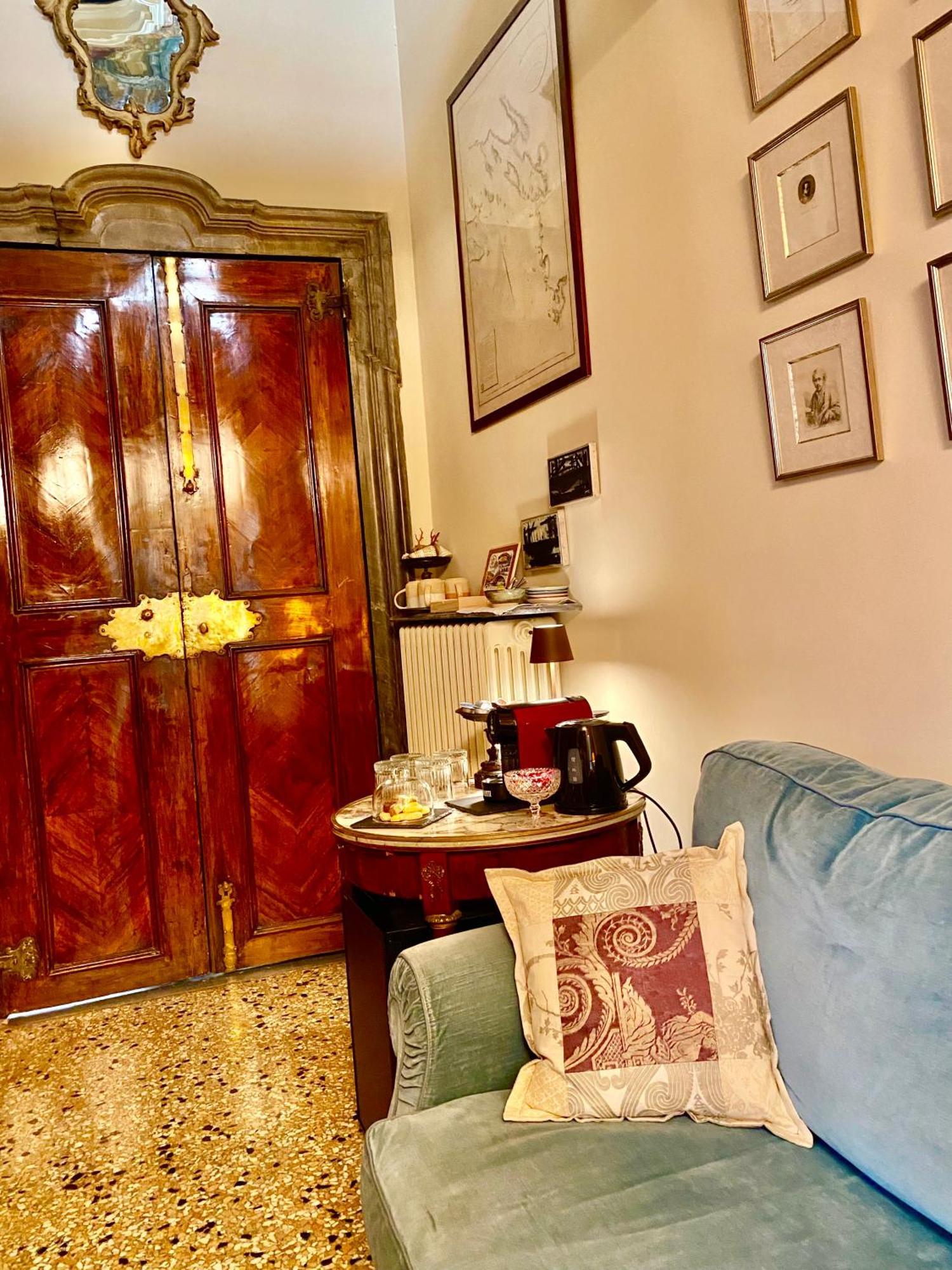 Venice Palace Luxury Suites Exterior foto