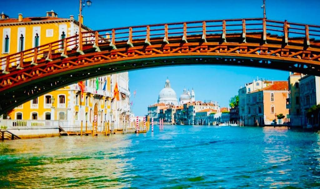 Venice Palace Luxury Suites Exterior foto